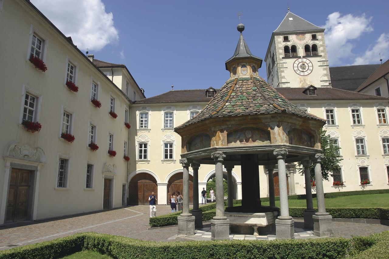 Hotel Gruener Baum Bressanone Exterior photo